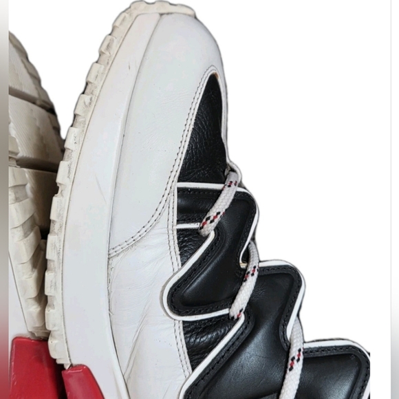 Louis Vuitton White & Black LV Run Away Sneakers - Picture 9 of 16